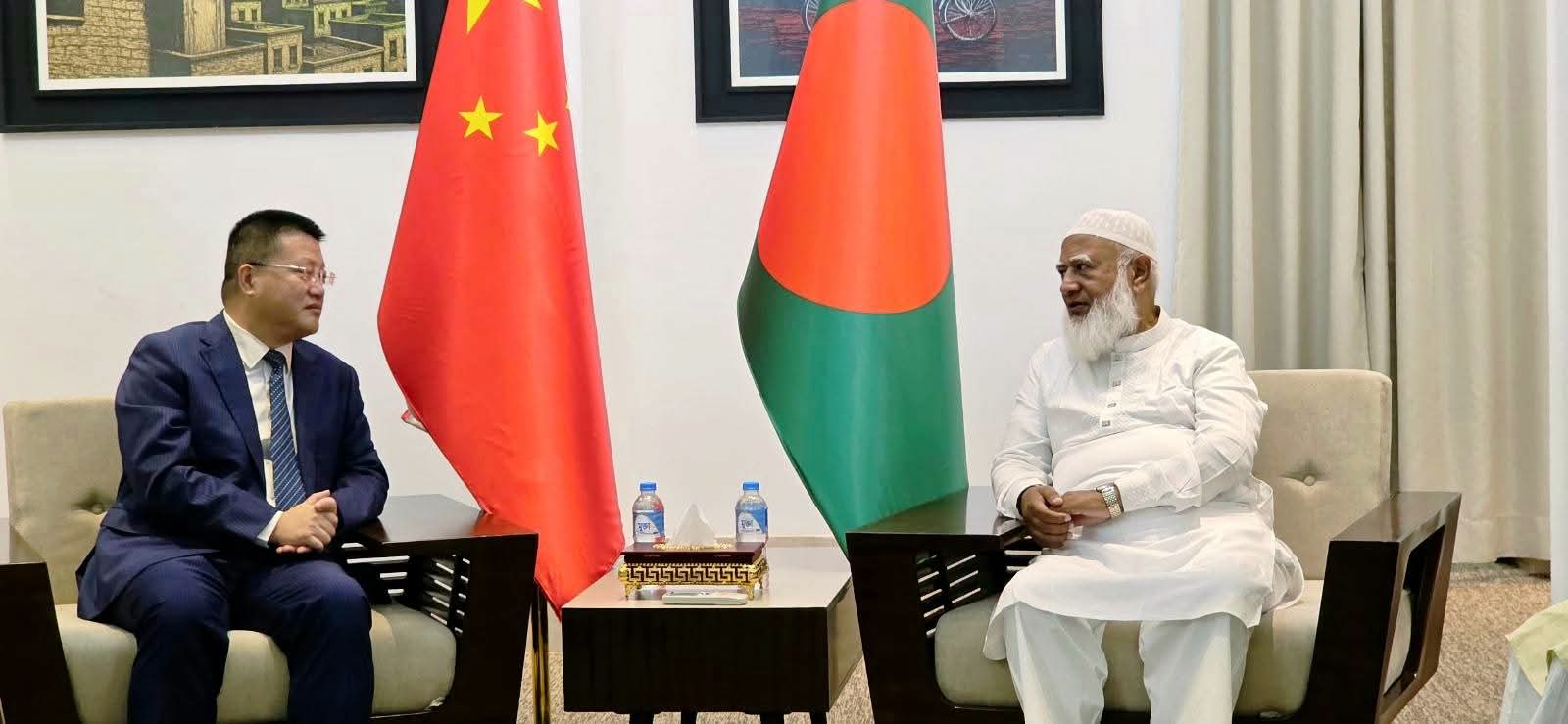 বিরোধীদলীয় নেতা ডা: শফিকুর রহমানের সাথে চীনের রাষ্ট্রদূত ইয়াও ওয়েনের বিদায়ী সাক্ষাৎ